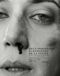 Deux personnes échangeant de la salive - Natalie Musteata, Alexandre Singh - critique