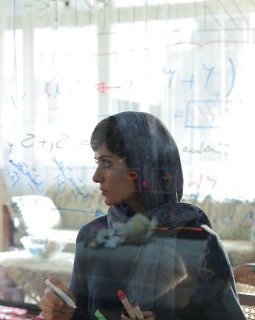 Woman and Child - Saeed Roustaee - critique